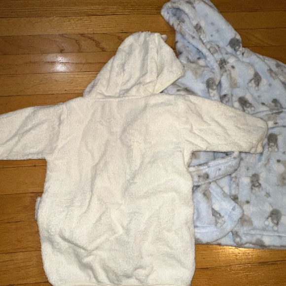 Bundle of 2 baby towels 9 months and 12 + months - Picture 14 of 16